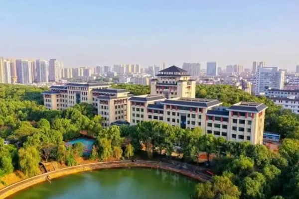 湖南省楚怡高水平高职学校建设单位A档（共15所）