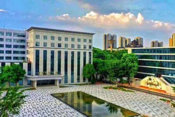 湖南省楚怡高水平高职学校建设单位A档（共15所）