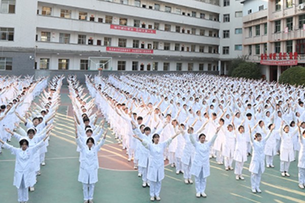 怀化启航卫生学校开启医护职业新征程