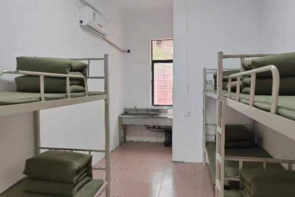 湖南湘南医卫技工学校是公办吗