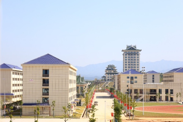 湖南都市职业学院2025年初中直升五年制大专招生简章